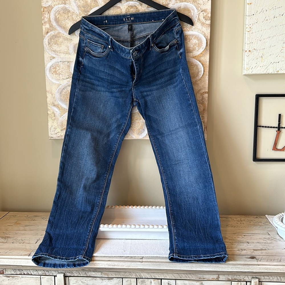 White House Black Market The Slim Crop Jeans 🎉👖💙